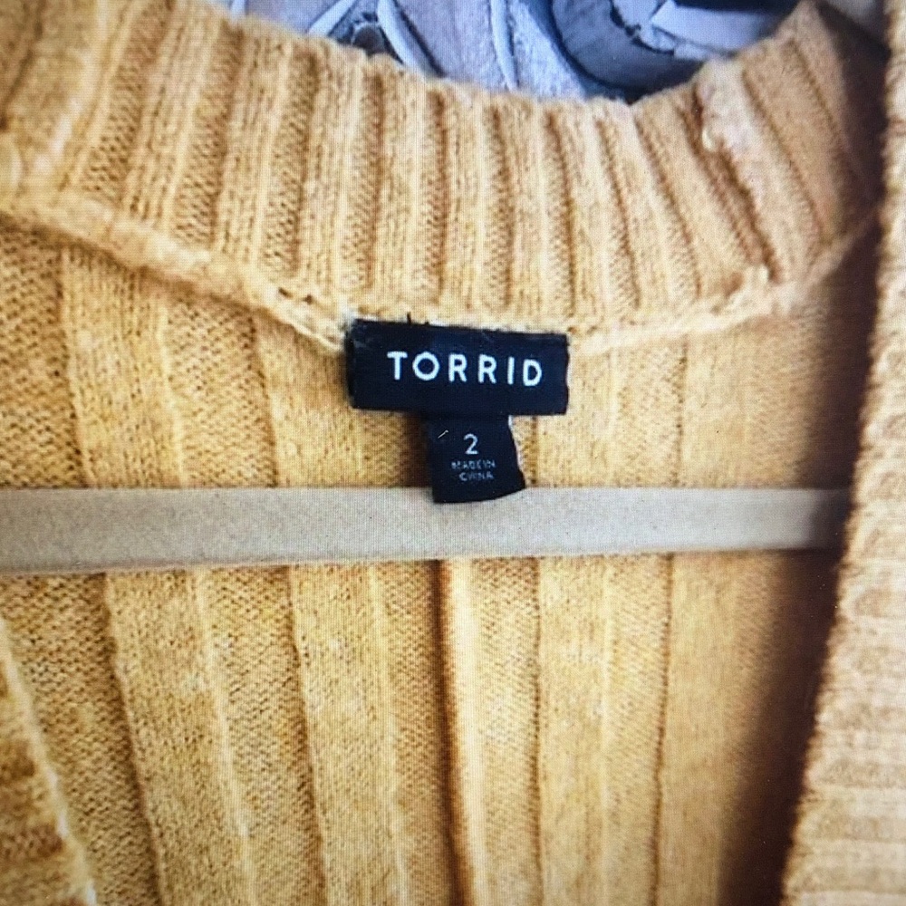 Golden Ribbed Button-Up Cardigan - Picture 3 of 3
